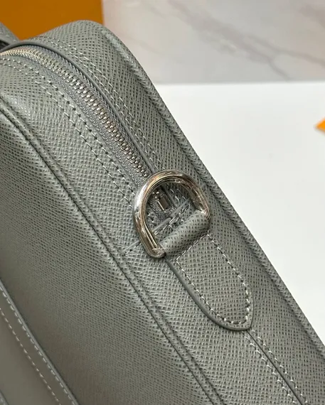 Портфель Louis Vuitton Porte Documents Voyage PM кожа Taiga