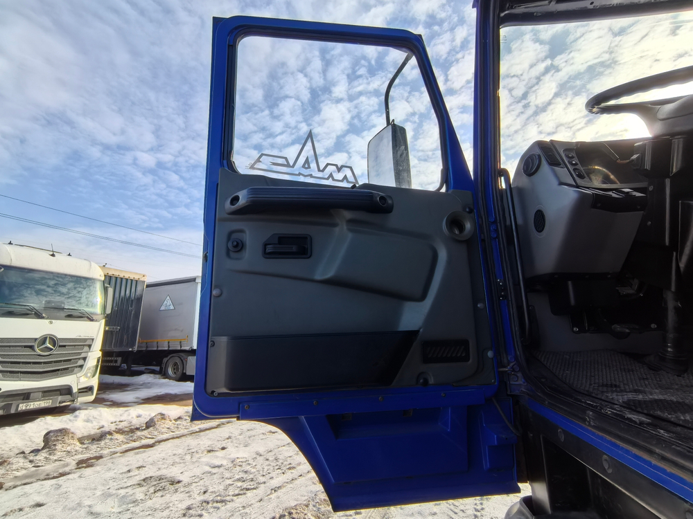 МАЗ 5440 4x2 Седельный тягач 544028-570-031 (Дизельный, 11,6 л, 423 л.с., МТ)