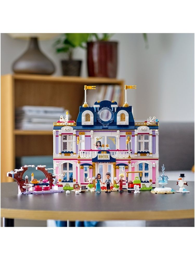 Конструктор LEGO Friends 41684 Гранд-отель Хартлейк Сити