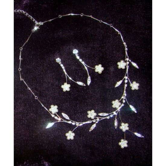 Комплект бижутерии Летто Алмаз