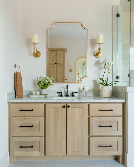 Зеркало в золотой раме “Аверон”