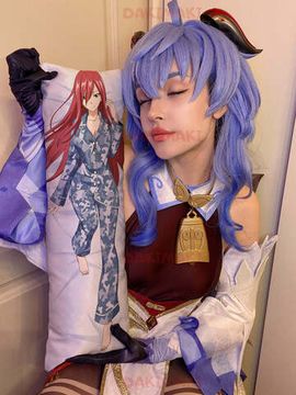 Мини дакимакура Эрза Скарлет и Люси Хартфилия из Хвост Феи арт. M0179, 60х20 см