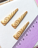 16652-тр Подвеска "Треугольник" Италия 39*10мм, матовая позолота