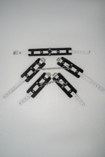 Набор фиксаторов из черной и белой натуральной кожи