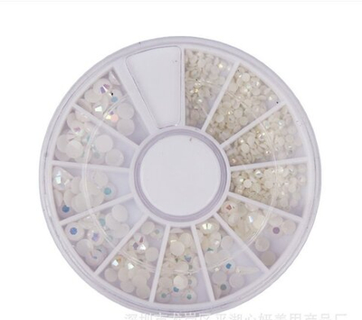 Стразы в карусели многогранные (пластик) 1.5 - 3 мм. Цвет: молочный