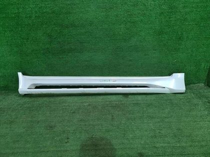 Накладка порога правая Lexus LX 3 (2015-2023)