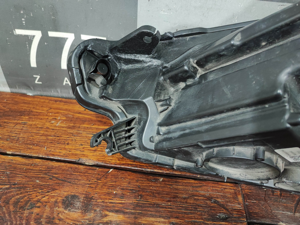 Фара правая LED Chery Tiggo 8 18-нв Б/У Оригинал 605000017AA