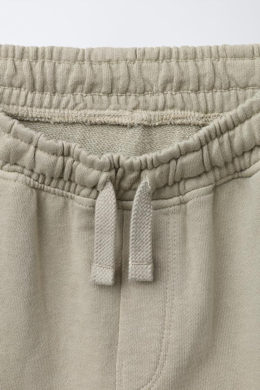 ZARA ШОРТЫ-БЕРМУДЫ, ЛИНЯЛЫЙ ЗЕЛЕНЫЙ