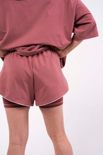 Мини-шорты с контрастным кантом