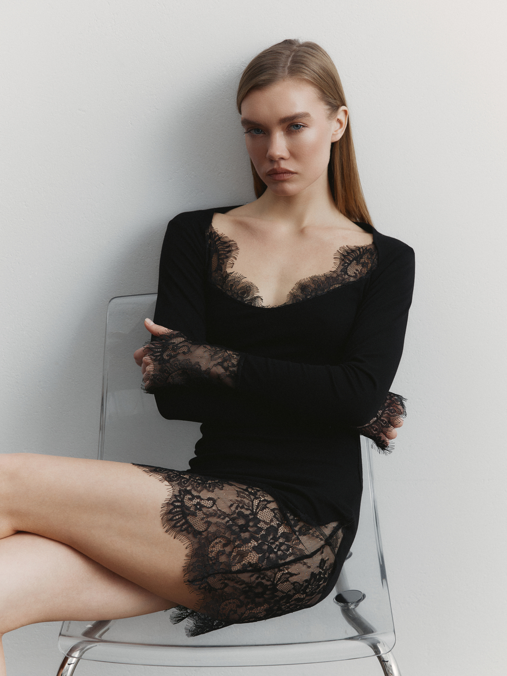 Платье "Muse" с кружевом, цвет чёрный, р-р S-M