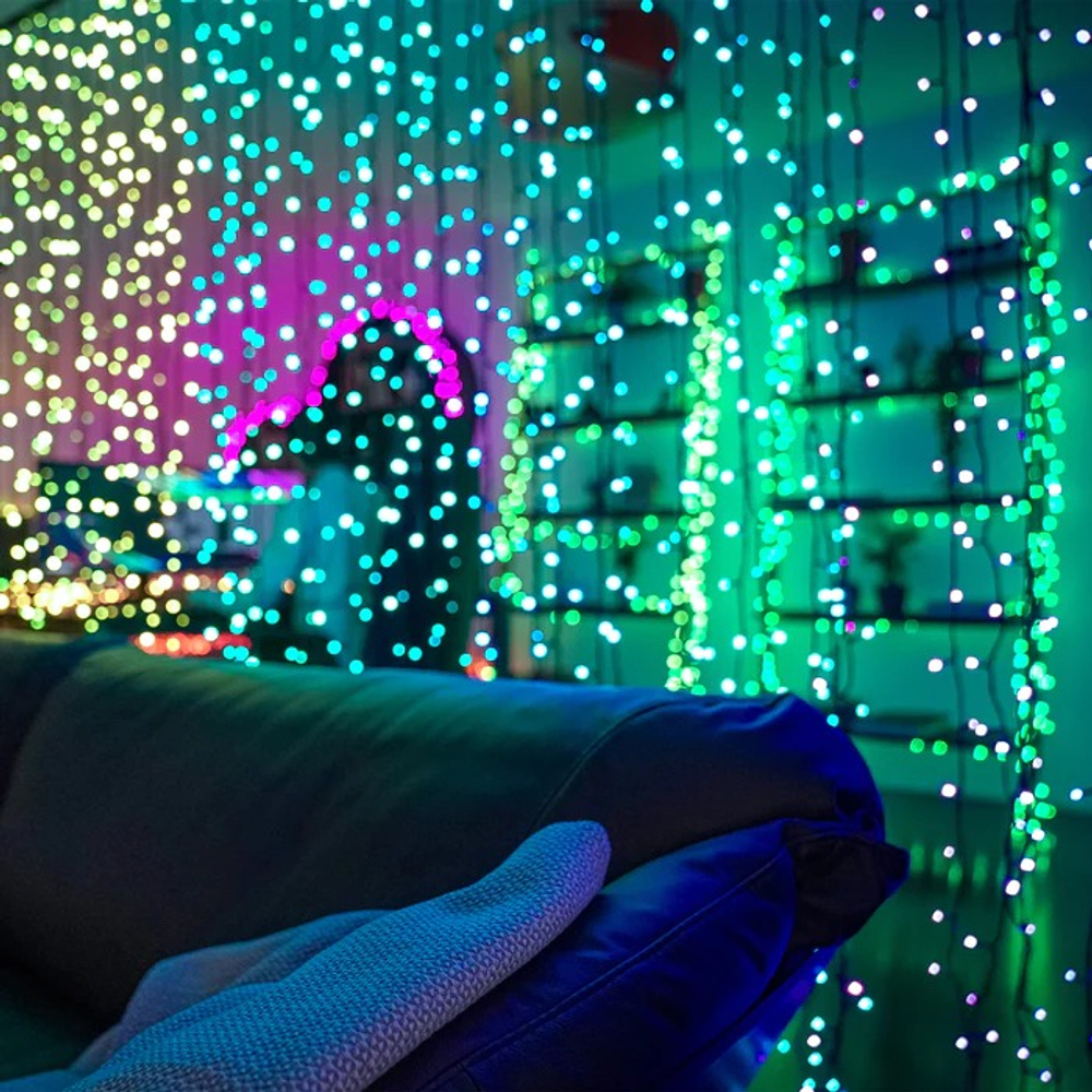 Гирлянда штора Twinkly Curtain (Multicolor + White edition) с 210 шт. RGB+W + BT + Wi-Fi 1,5 м x 2,1 м (TWW210SPP-TEU)