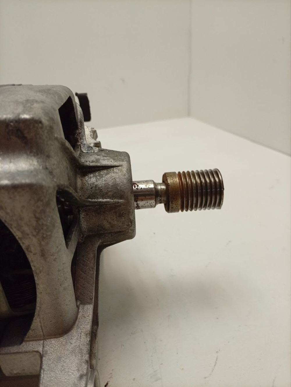 EWT1221 кт12 Двигатель для стиральной машины Electrolux 12494610 8 контактов б/у