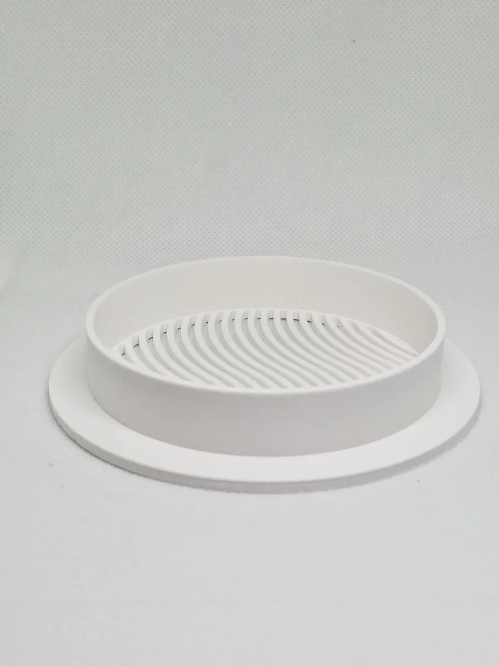 Решетка вентиляции с фланцем D 110 мм (пластиковая, белая)