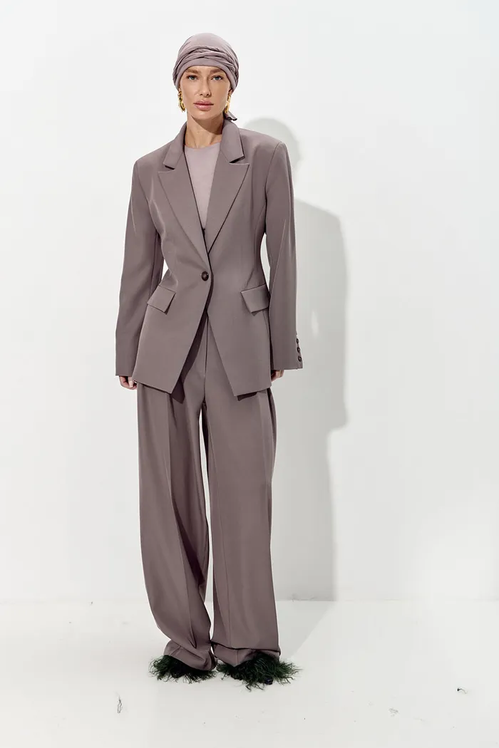 Приталенный пиджак "песочные часы" цвета тауп