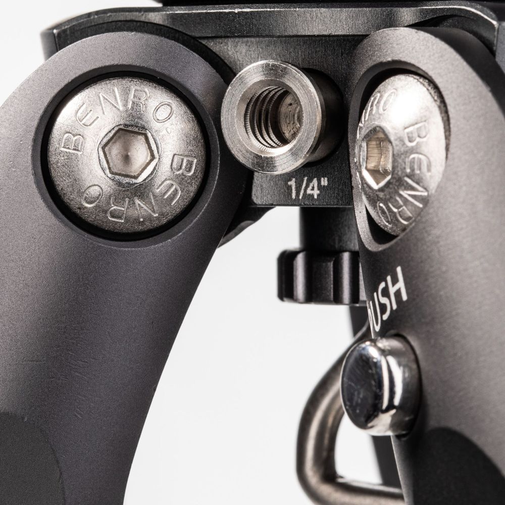 Штатив Benro TTOR34C карбоновый