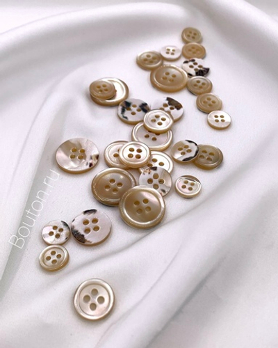 Пуговицы перламутровые с персиковым отливом на прокол