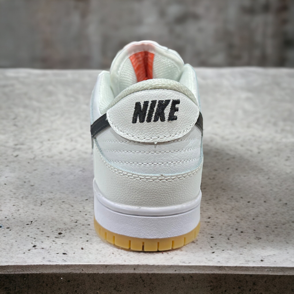 Nike SB Dunk Low • White Gum