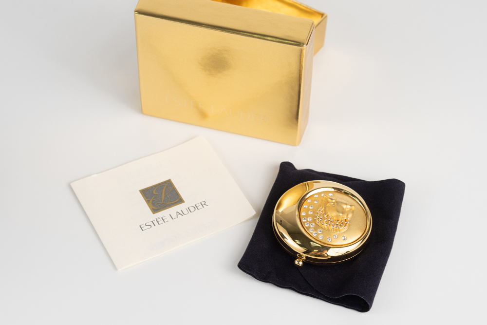 Коллекционная компактная пудра Estee Lauder «Телец»