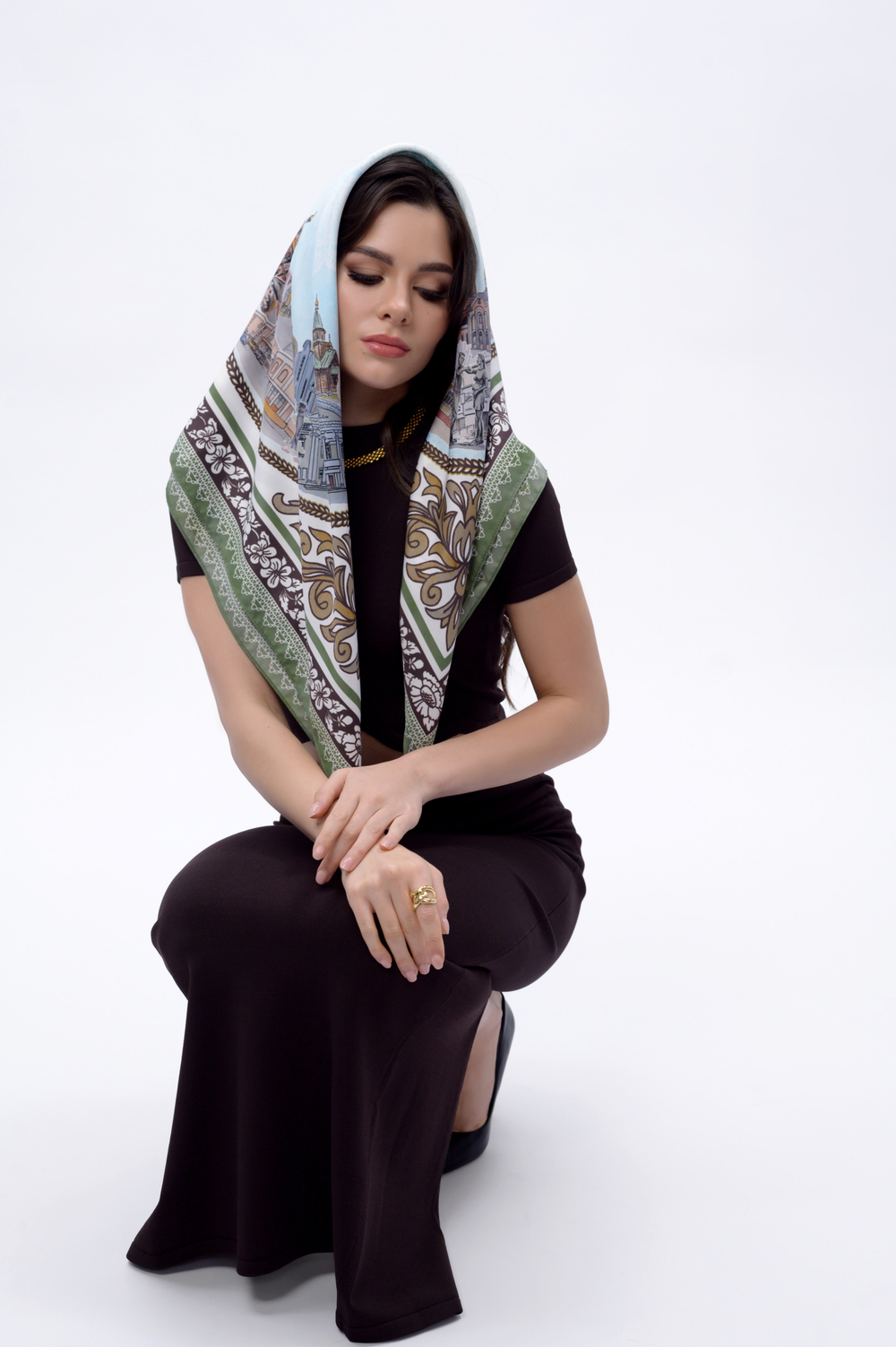 Платок «Связь времен» оливковый