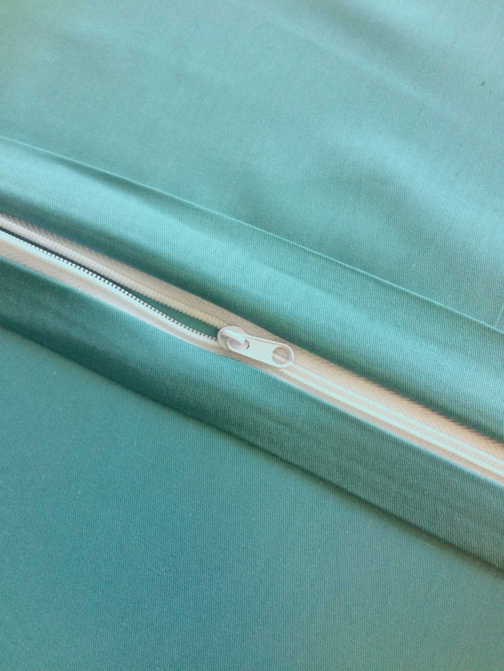 Постельное белье сатин Milky Garden "Зеленый" 1,5-сп Наволочка 50х70 см 1 шт Простынь на резинке 90x200 см Пододеяльник 145x215 см