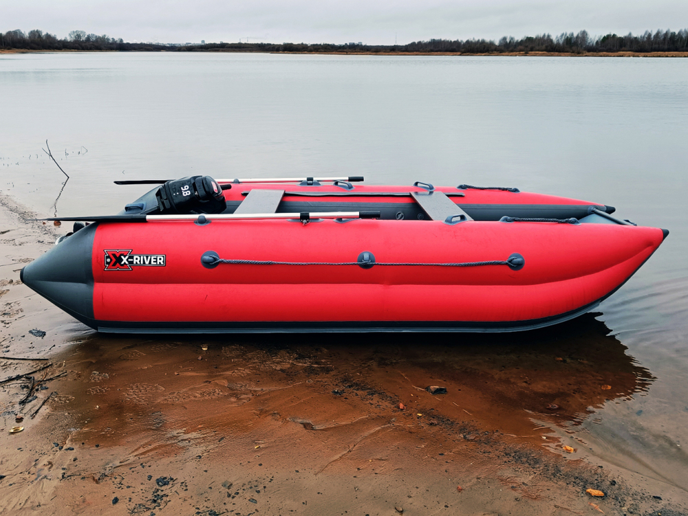 Лодка ПВХ X-River Катрин 360 тримаран, красно-серый/фурнитура серая, дно серое,увеличенный транец