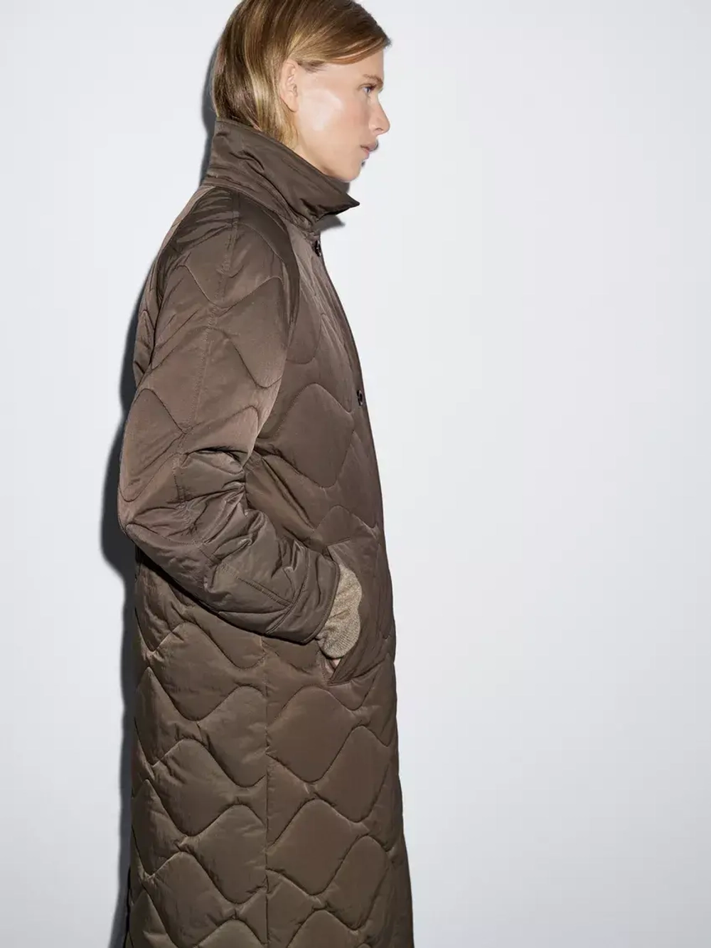 Massimo Dutti Удлиненный непромокаемый пуховик, темный хаки