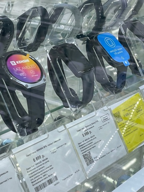 Стойки для выставки товара в сети DNS