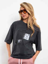 Футболка женская оверсайз Модная пресса (графит)