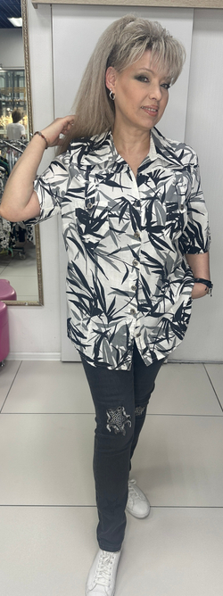 Черно-белый немецкий блузон на пуговицах