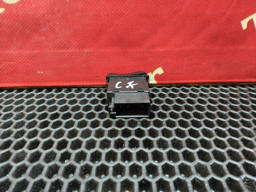 Кнопка системы ASR/ESC