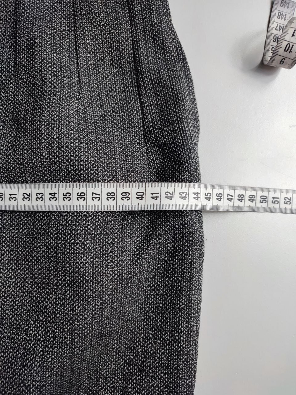 Юбка стильного цвета и с интересной фактурой 42-44 размер