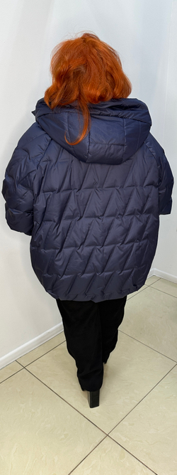 Синяя стеганная куртка с трикотажной резинкой на рукавах