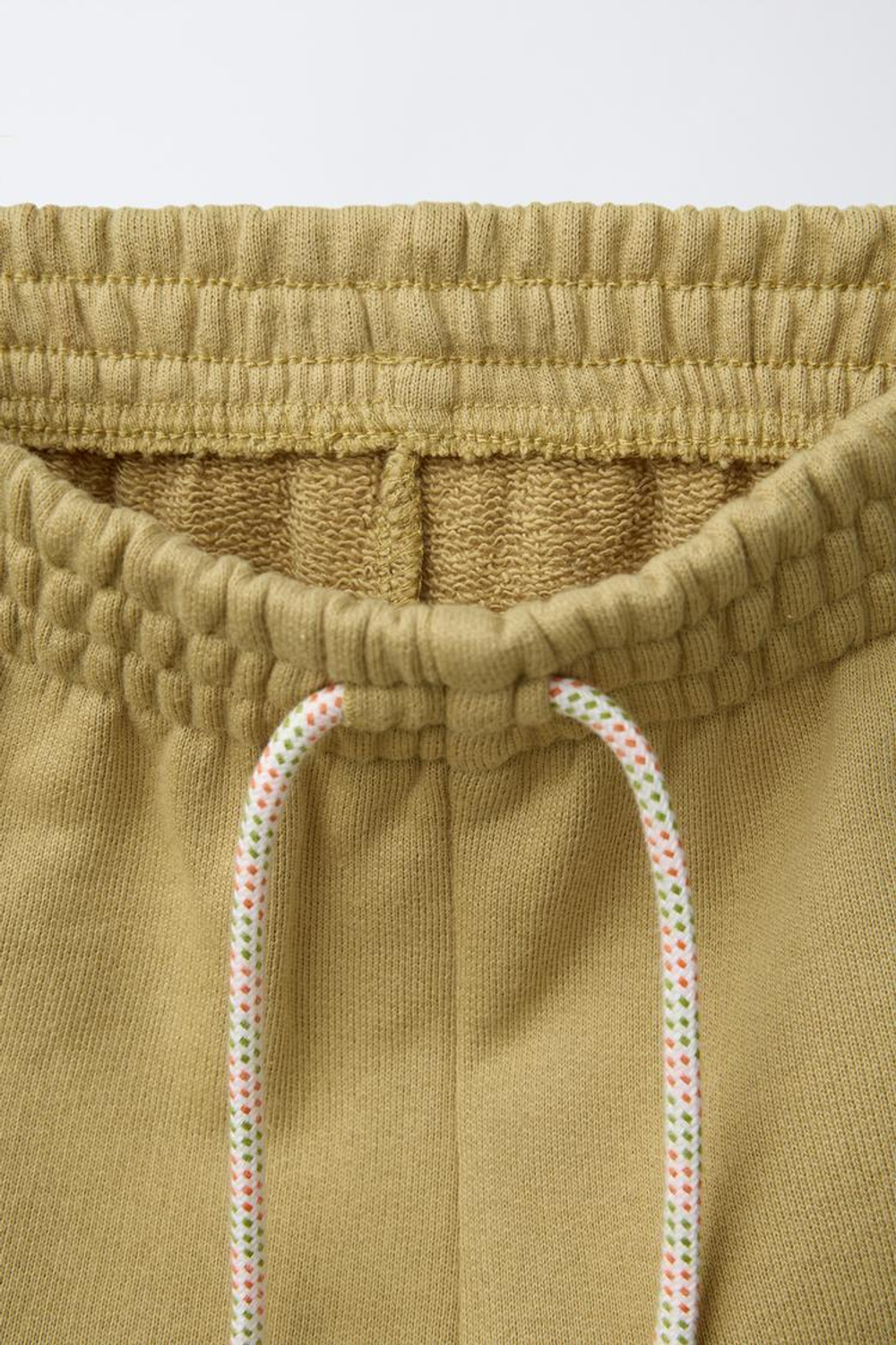 ZARA ШОРТЫ-БЕРМУДЫ ИЗ МЯГКОЙ ТКАНИ С ОКАНТОВКОЙ, СВЕТЛО-ЗЕЛЕНЫЙ