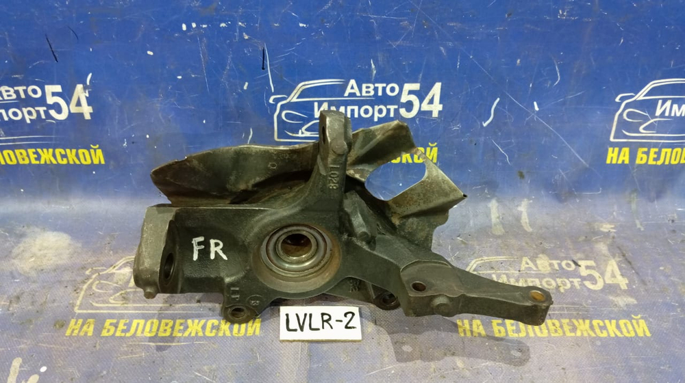 Ступица передняя правая MAZDA MPV 1996