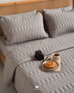 Комплект стеганного покрывала и 2 наволочек Kaj Gray Hermodr 130220278 Иран