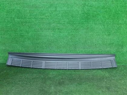 Накладка заднего бампера Toyota Land Cruiser 200 (2007-2021)