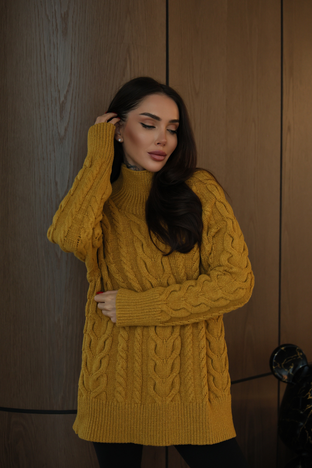 Свитер с косами