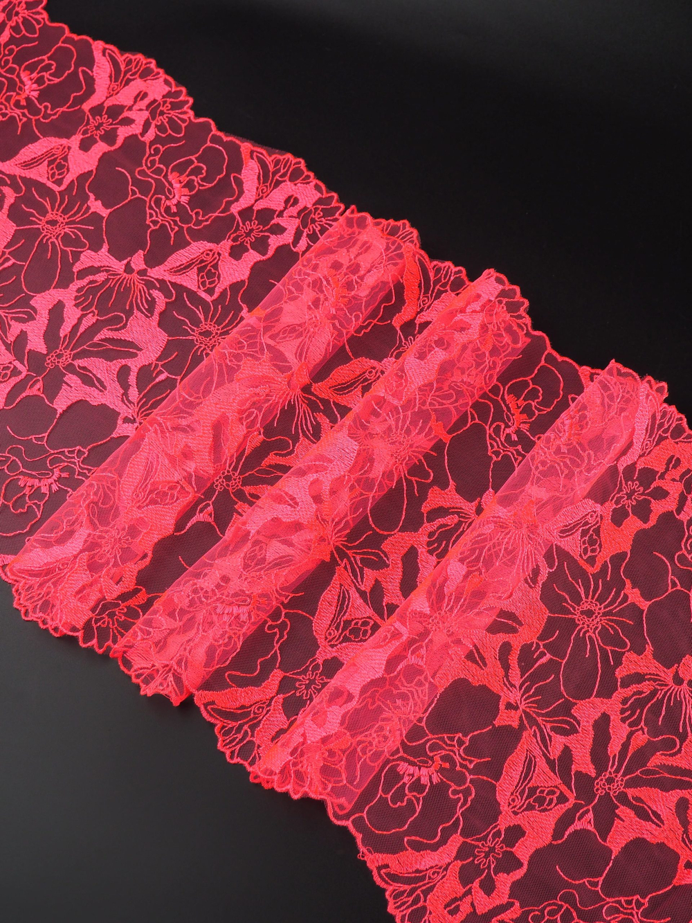 Вышивка на сетке розово-красная неэластичная ширина 22 см