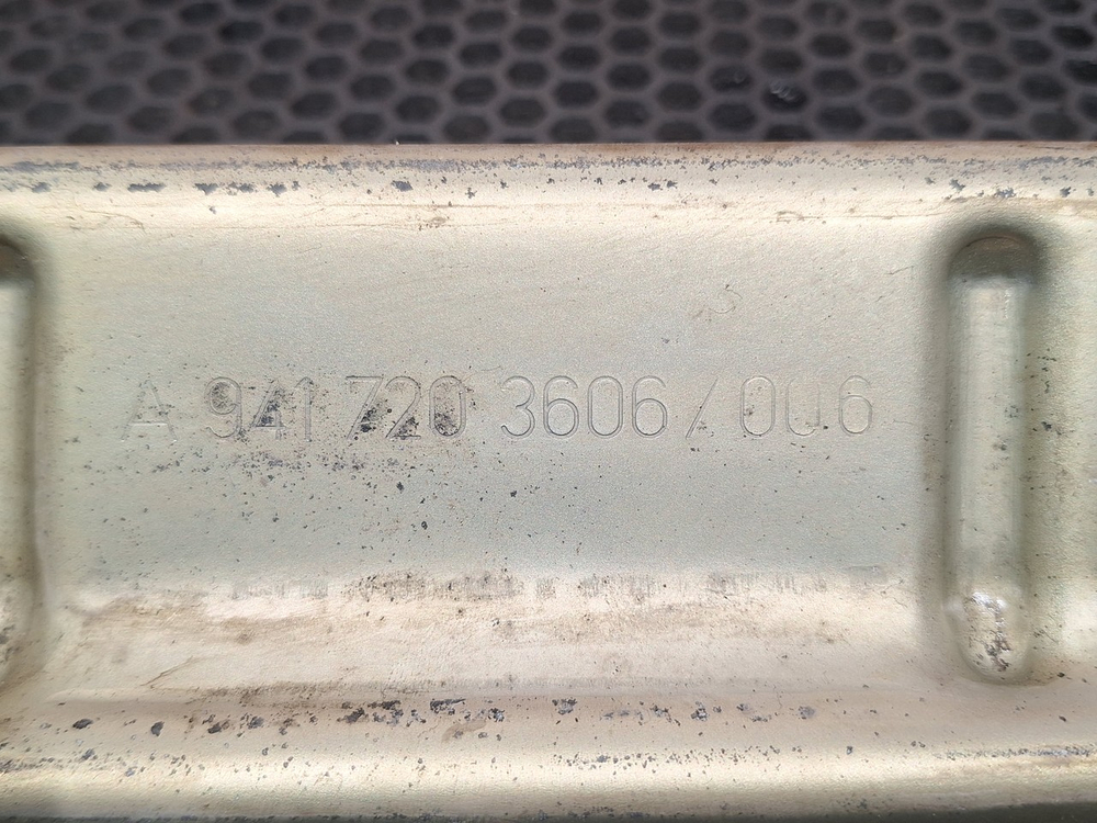 Кронштейн продолжения двери правый