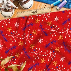 Ткань мембрана хвойные ветки и снежинки на красном фоне