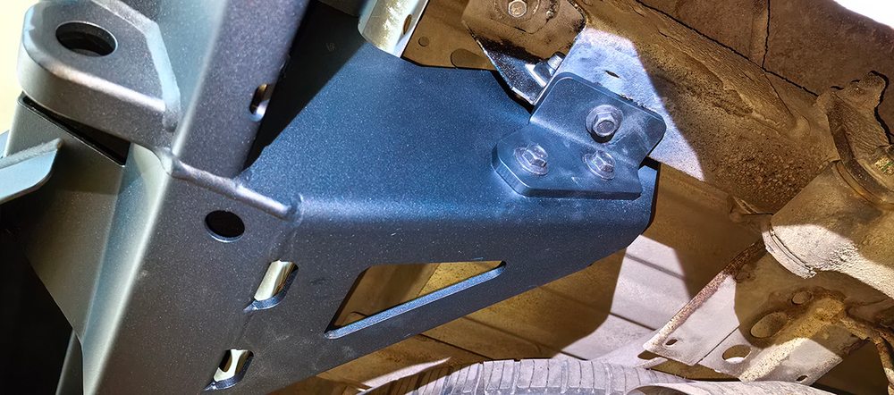 Бампер силовой задний Great Wall Poer с квадратом под фаркоп и фонарями РИФ