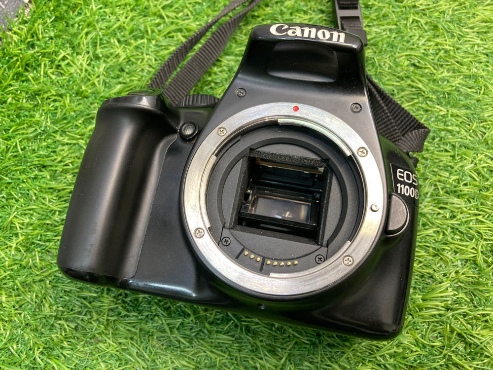 Canon 1100D Kit 18-55mm III 39.000 кадров