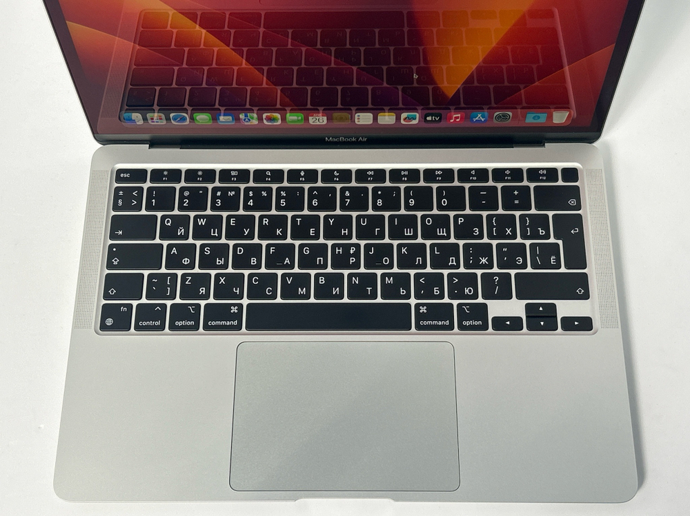 Ноутбук Apple MacBook Air 13.3" A2337 (MGN63RU/A) Apple M1 8 core 3.2ГГц/RAM 8GB/SSD 256GB/7 core GPU/2560*1600/Mac OS/Подсветка кл-ры: нет/серебристый», модификация: «Состояние: B1