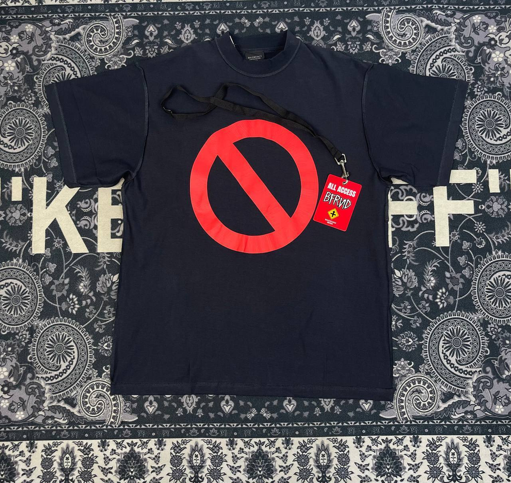 Футболка Balenciaga