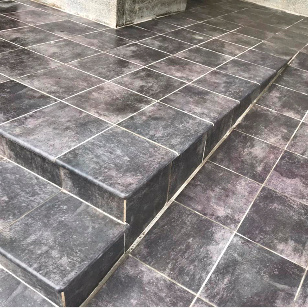 Клинкерная ступень угловая флорентинер WESTERWAELDER KLINKER ATRIUM 31170 DUNKELGRAU 320х320х9,5 мм