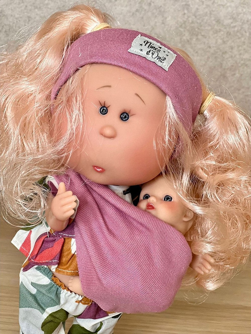 Кукла Nines виниловая 30см MIA CASE (3409A)