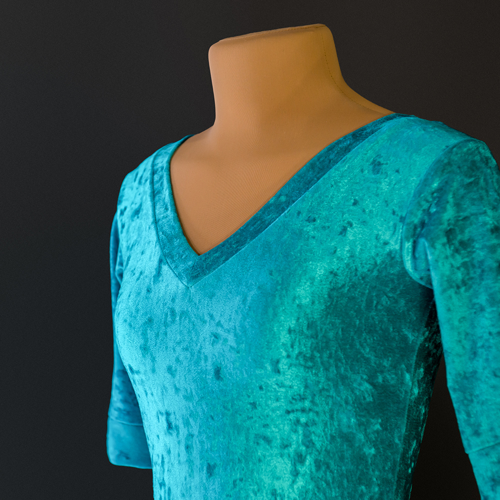 бархатное платье для танцев