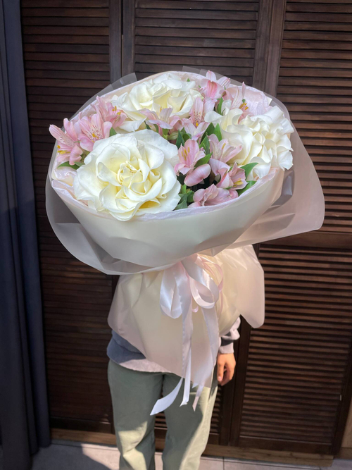 Букет "Взбитые сливки" французские розы, альстромерия