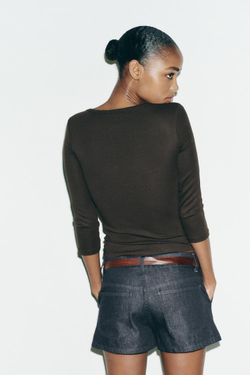 ZARA ФУТБОЛКА ИЗ ХЛОПКА И МОДАЛА, КОРИЧНЕВЫЙ