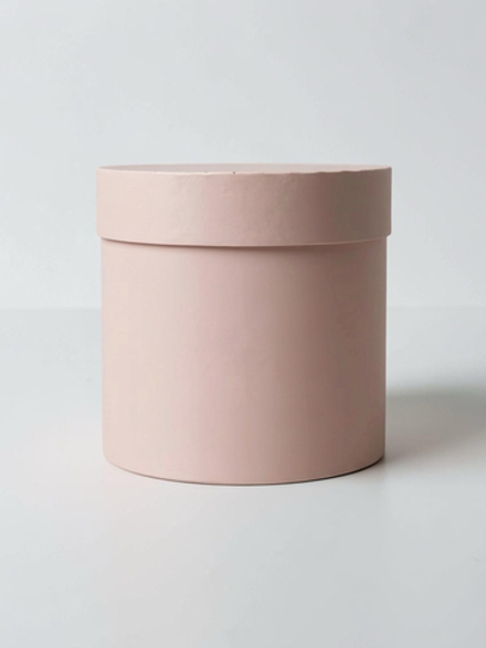 Плотная шляпная коробка с крышкой без лент. Цвет; Пыльно розовый.